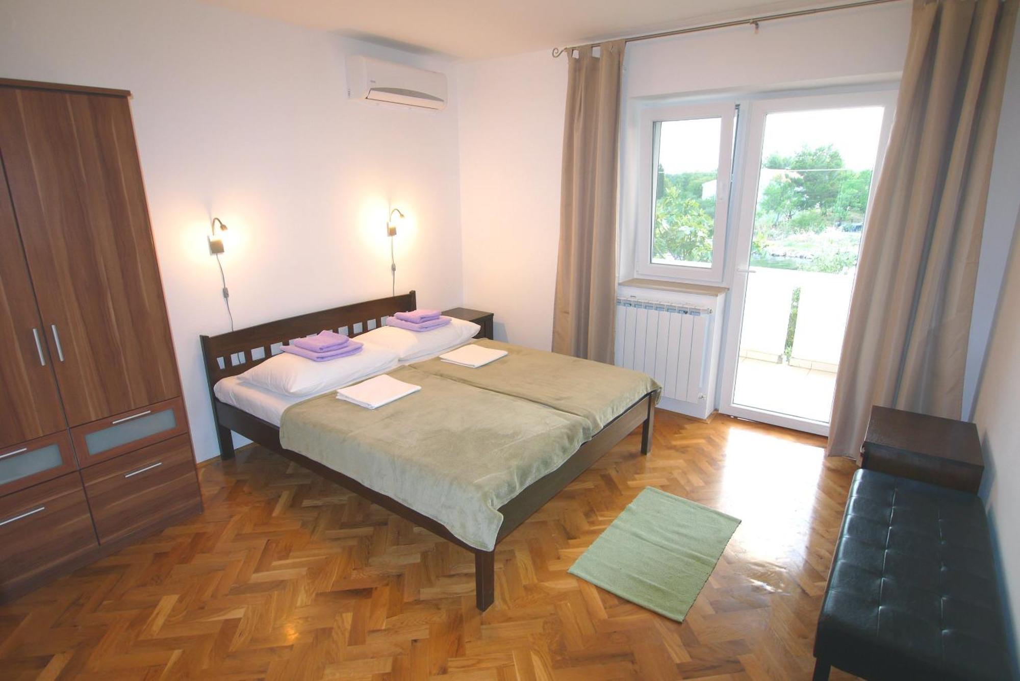 Paklenica Sport Apartments Стариград-Пакленица Стая снимка