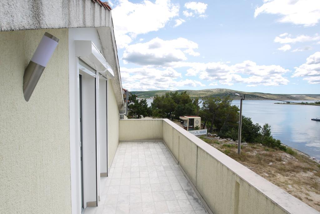 Paklenica Sport Apartments Стариград-Пакленица Стая снимка